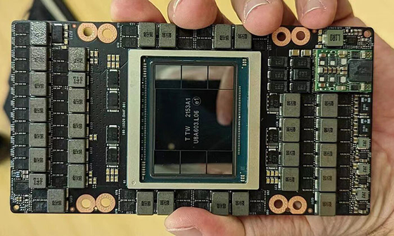 AI Processor Chip H200 ความเร็วสูง 141GB Tensor Core GPU สําหรับการสร้าง AI และ HPC